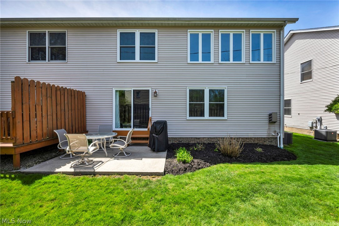 63 Sunset Cove Circle Eastlake OH 44095