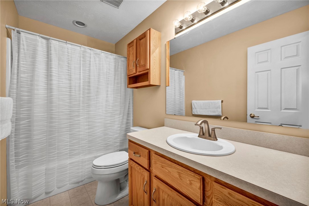 63 Sunset Cove Circle Eastlake OH 44095