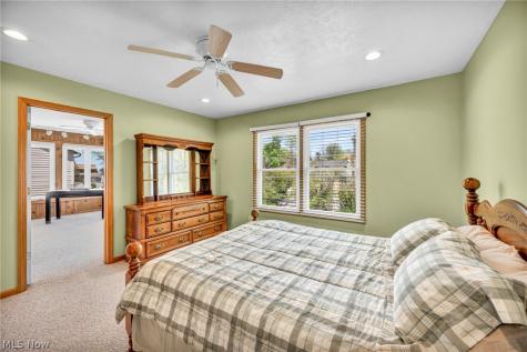 63 Sunset Cove Circle Eastlake OH 44095