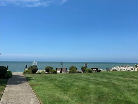 63 Sunset Cove Circle Eastlake OH 44095
