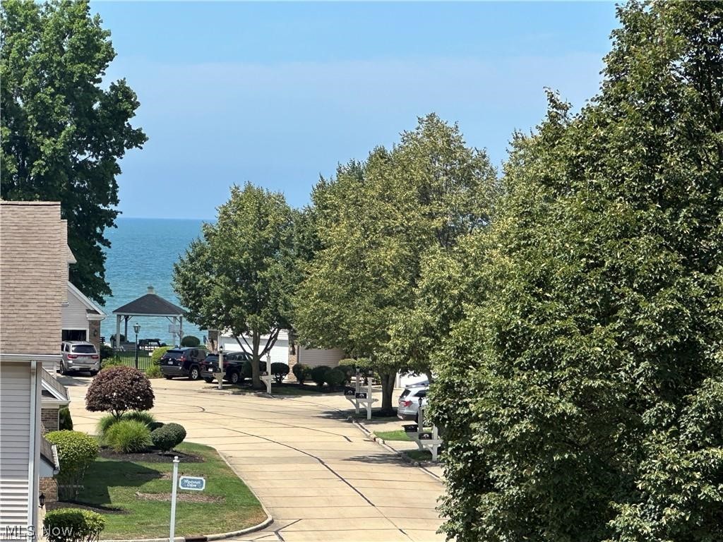 63 Sunset Cove Circle Eastlake OH 44095