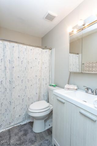 5587 Suncrest Court Parma OH 44134