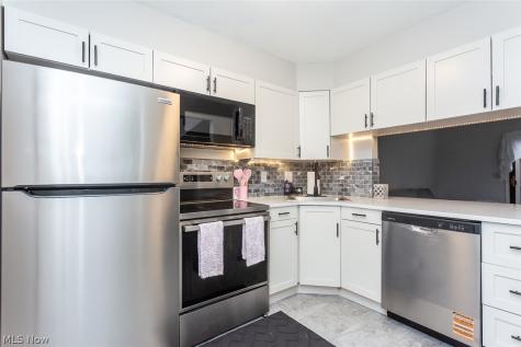 5587 Suncrest Court Parma OH 44134