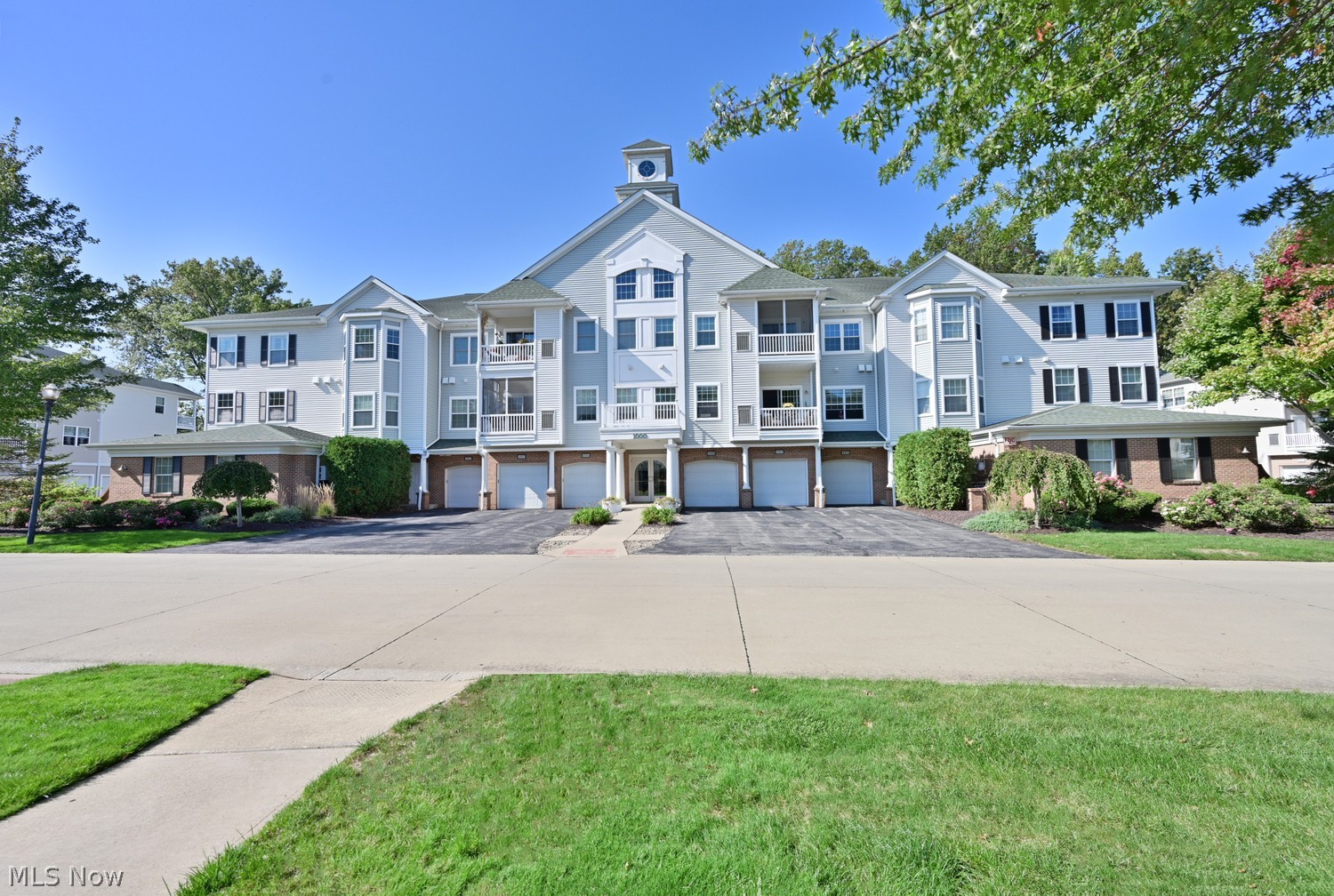 Avon Lake OH, 1012 Aqua Marine Boulevard, Unit 1012