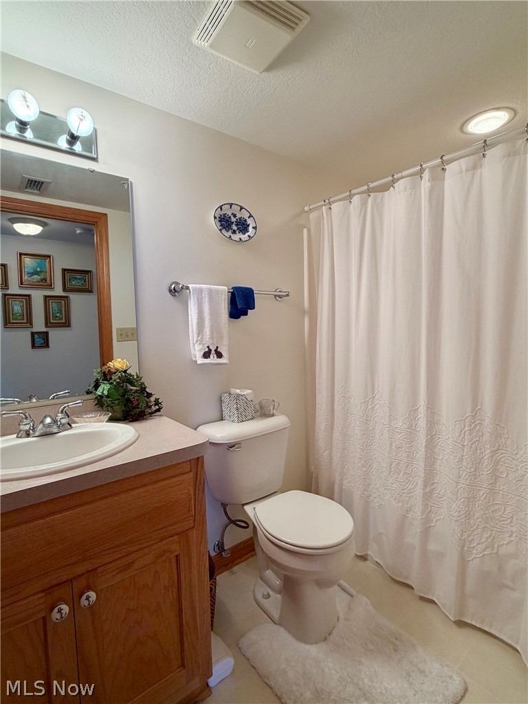 5753 Lake Road E Geneva OH 44041