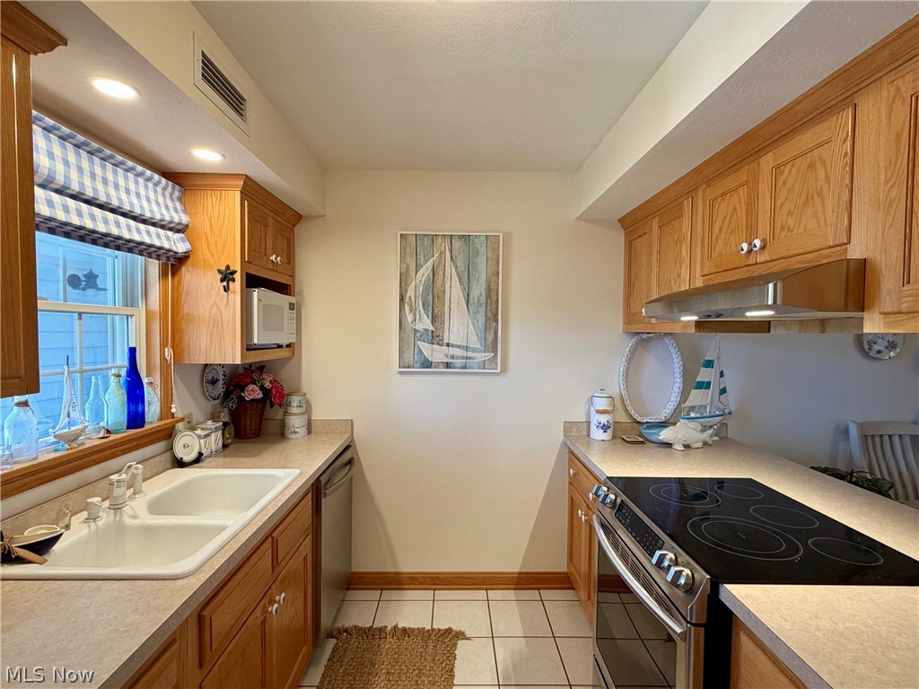 5753 Lake Road E Geneva OH 44041
