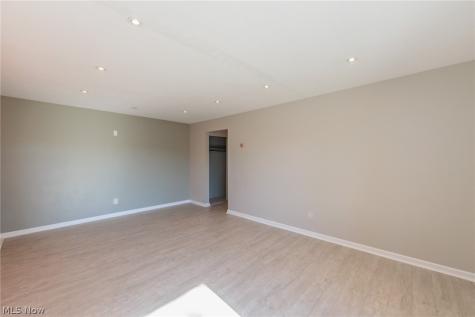 1384 Golden Gate Boulevard Mayfield Heights OH 44124