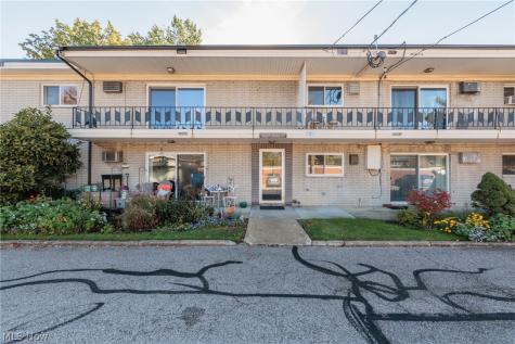 1384 Golden Gate Boulevard Mayfield Heights OH 44124