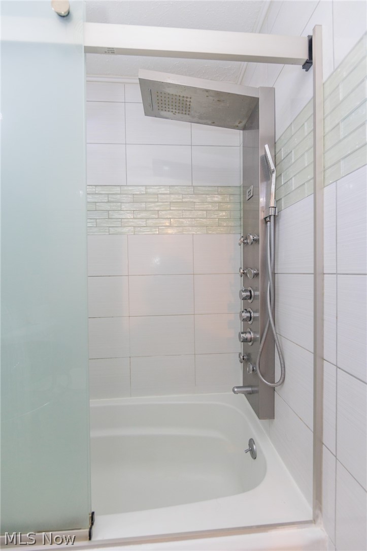 1384 Golden Gate Boulevard Mayfield Heights OH 44124
