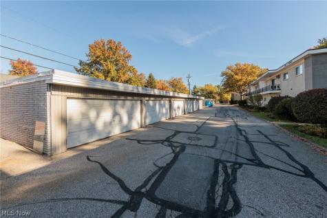 1384 Golden Gate Boulevard Mayfield Heights OH 44124