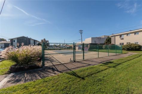 1384 Golden Gate Boulevard Mayfield Heights OH 44124