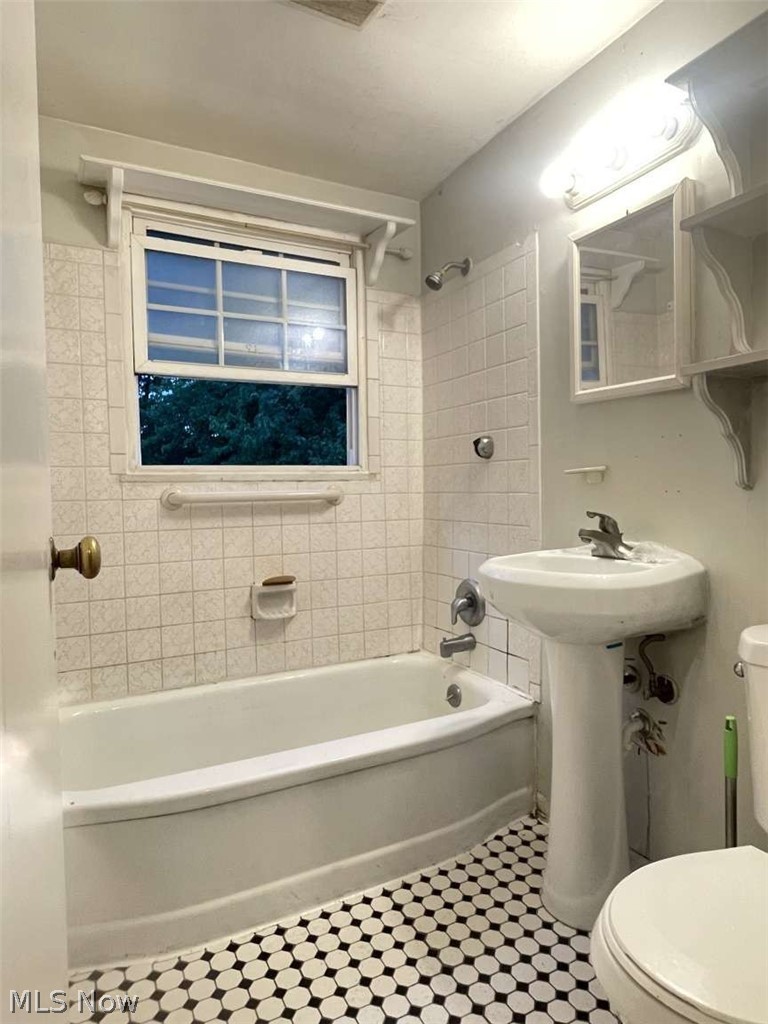 442 Clearview Drive Euclid OH 44123