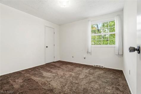 13622 Oakbrook Drive North Royalton OH 44133