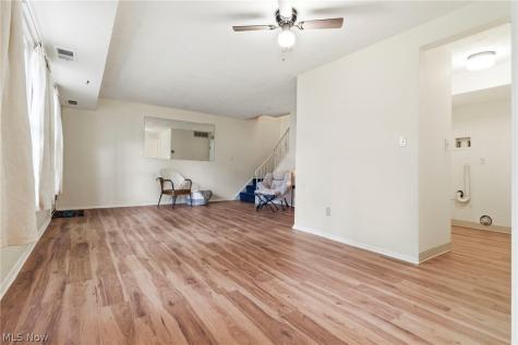 13622 Oakbrook Drive North Royalton OH 44133
