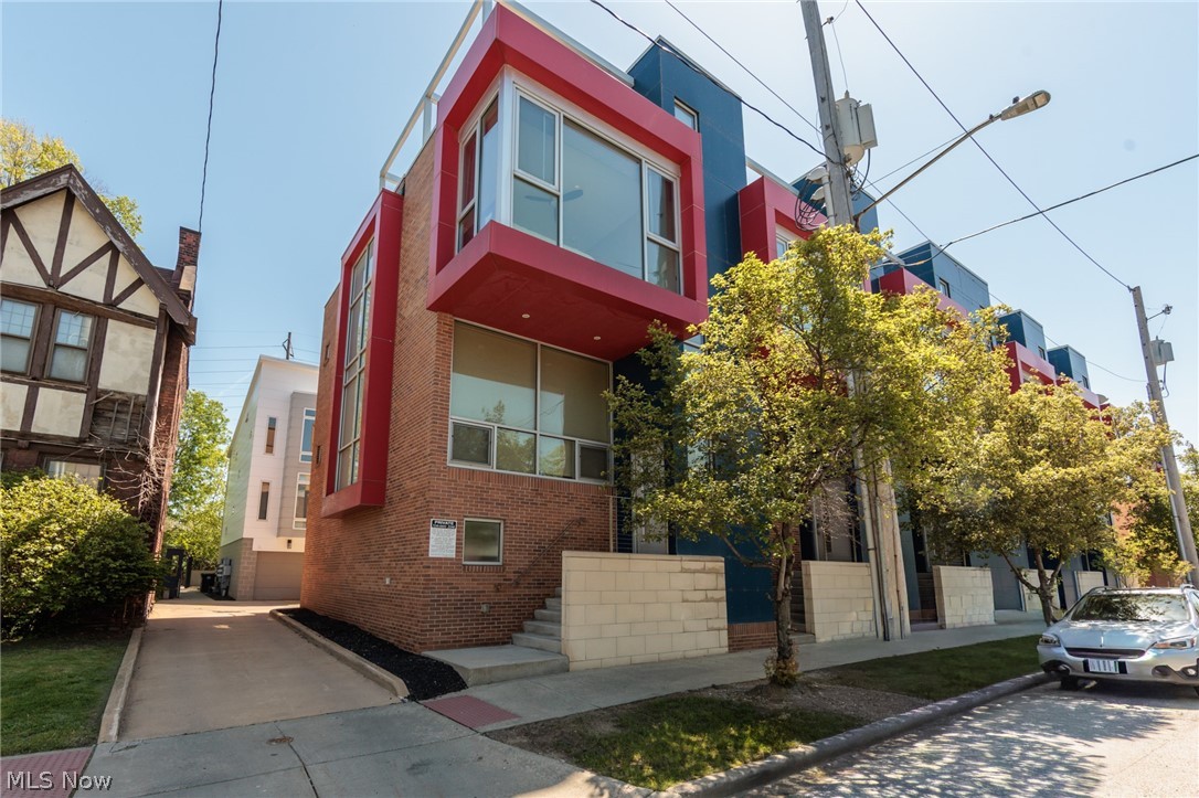 1671 E 118 Street Cleveland OH 44106