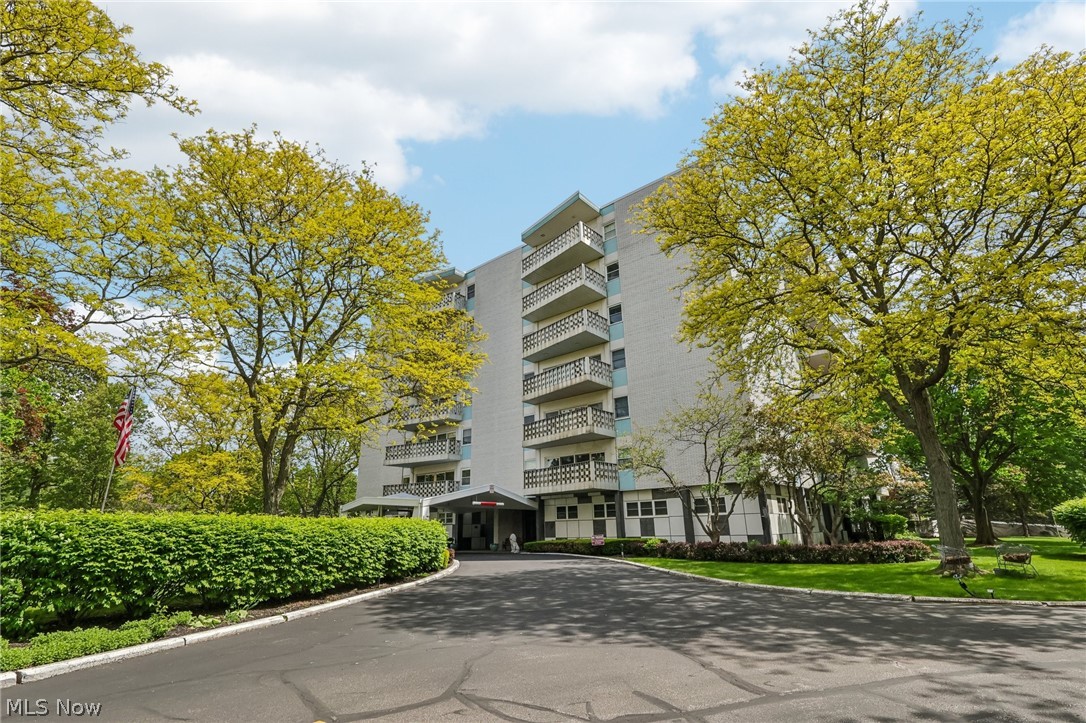 275 N Portage Path Akron OH 44303