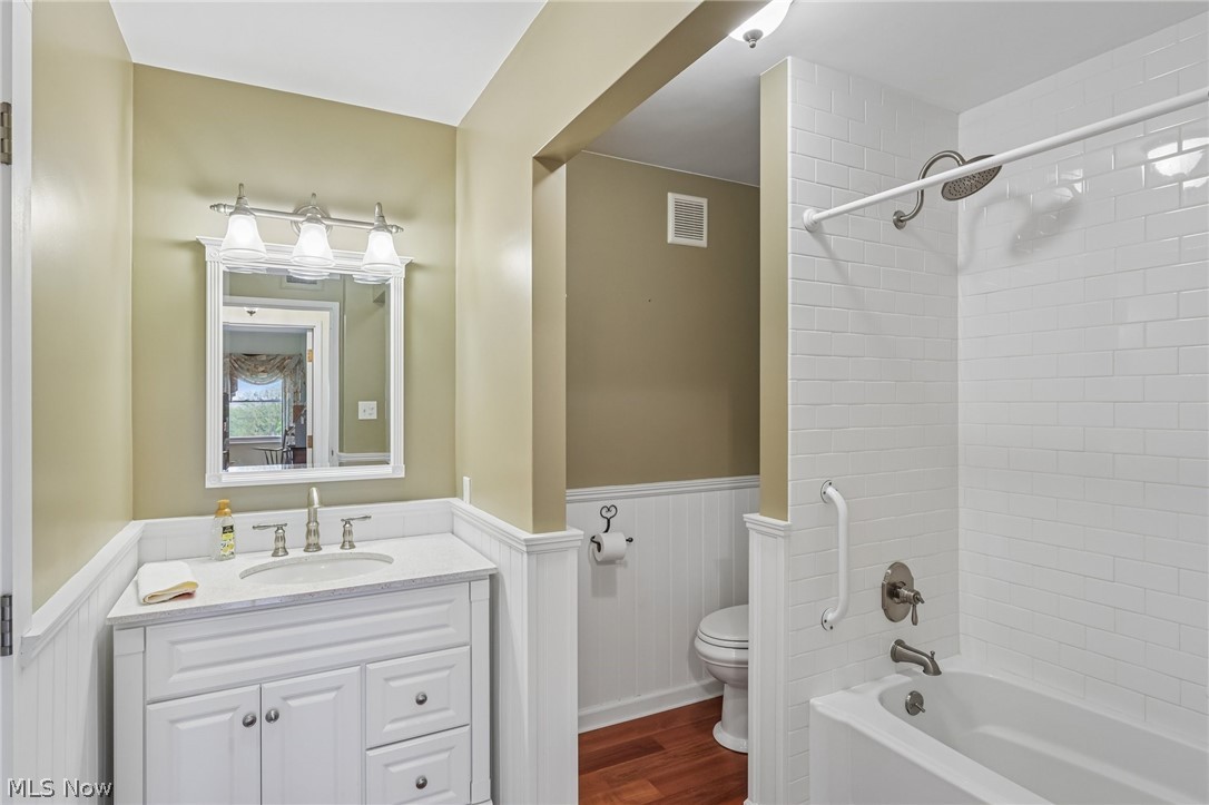 275 N Portage Path Akron OH 44303