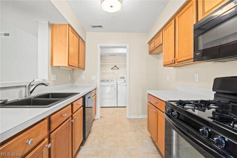 2806 Canvasback Circle Akron OH 44319