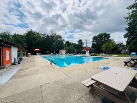 9552 Fernwood Drive Olmsted Falls OH 44138