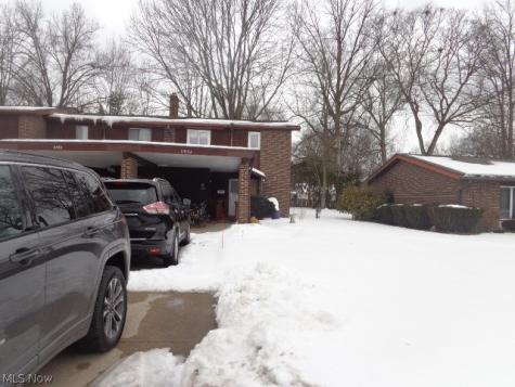 9552 Fernwood Drive Olmsted Falls OH 44138