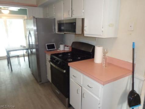 9552 Fernwood Drive Olmsted Falls OH 44138
