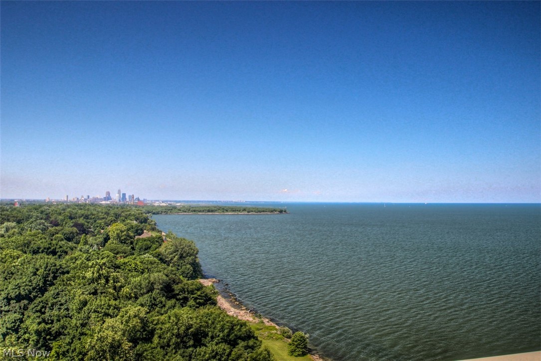 1 Bratenahl Place Bratenahl OH 44108