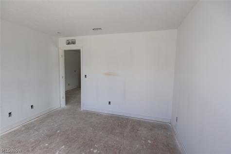 5095 Shepherds Glen Willoughby OH 44094