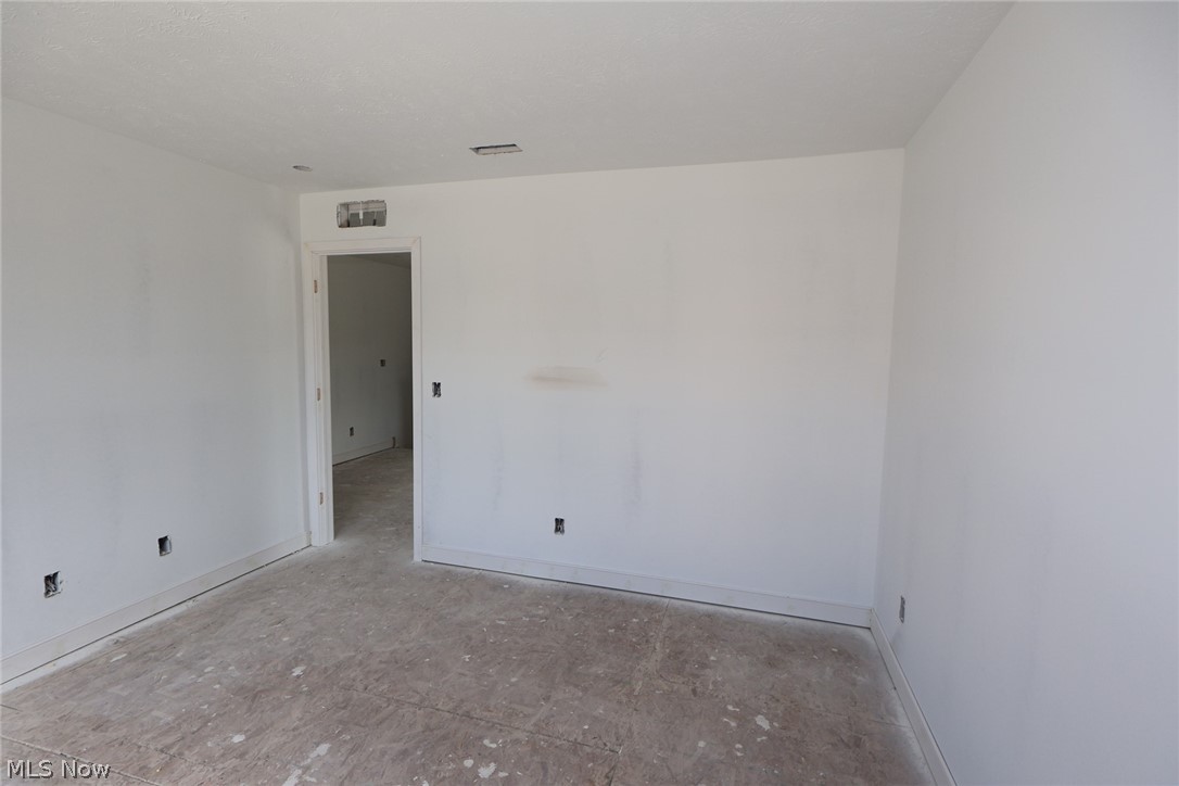 5095 Shepherds Glen Willoughby OH 44094
