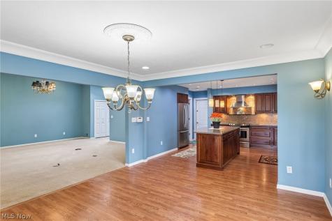 838 Lynnhaven Lane Akron OH 44313
