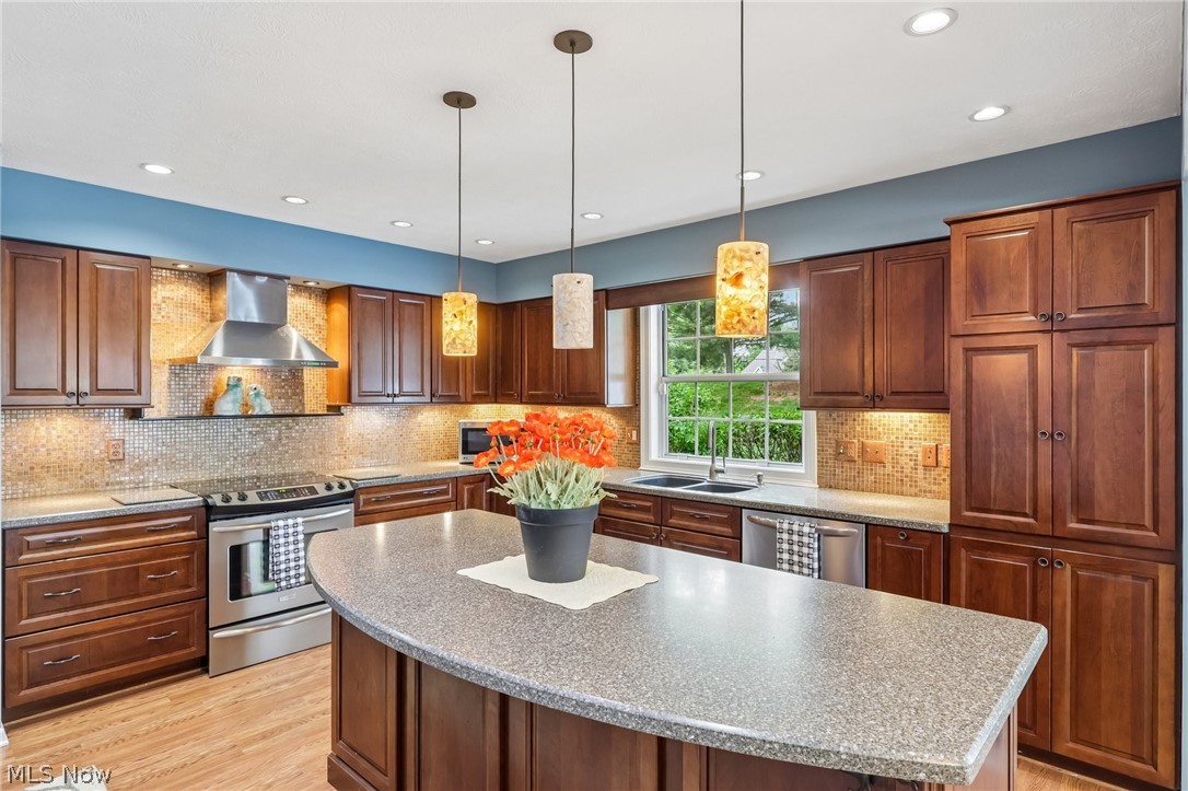 838 Lynnhaven Lane Akron OH 44313
