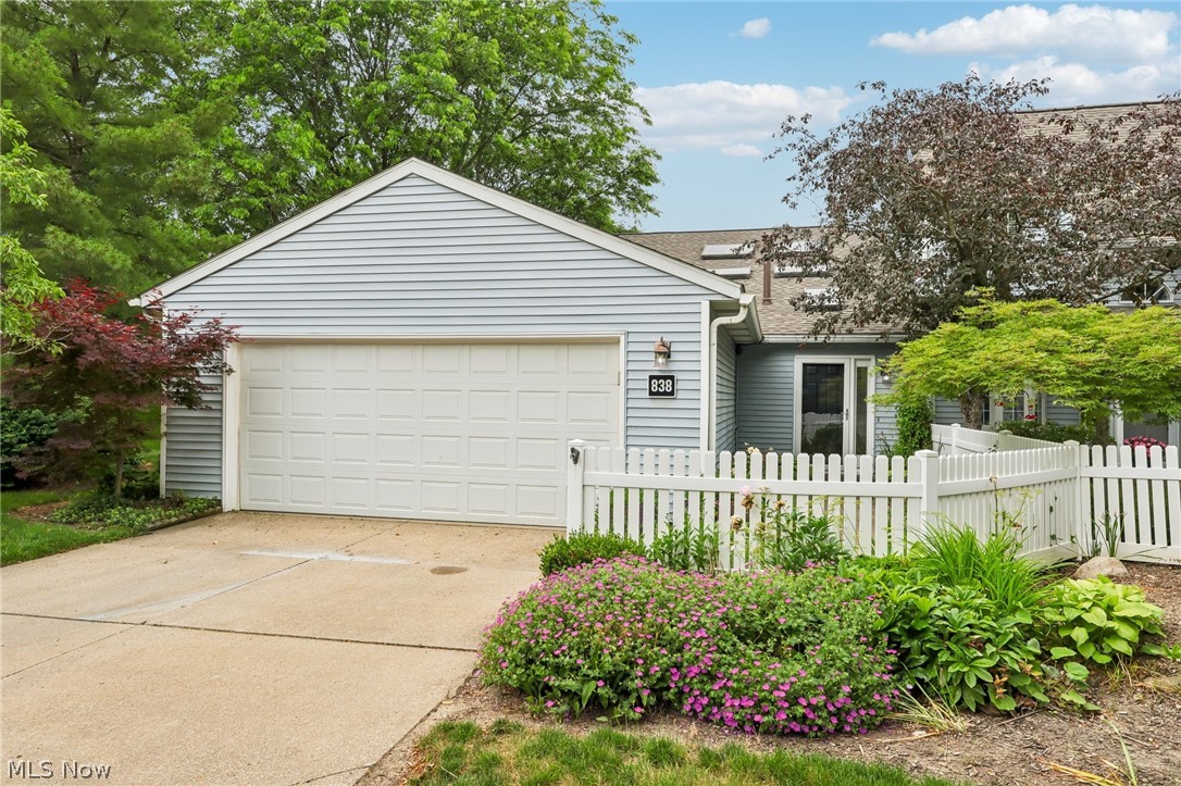 838 Lynnhaven Lane Akron OH 44313