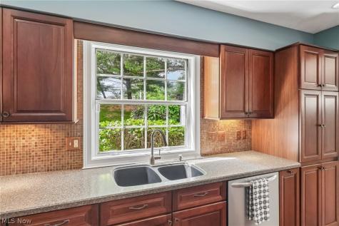 838 Lynnhaven Lane Akron OH 44313