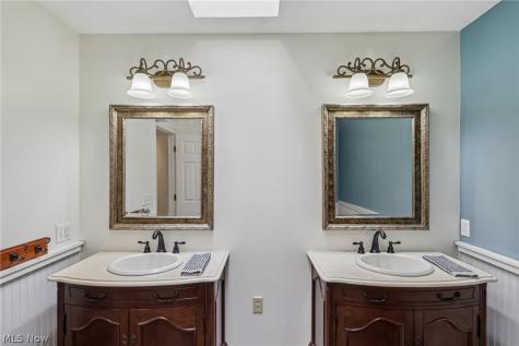 838 Lynnhaven Lane Akron OH 44313