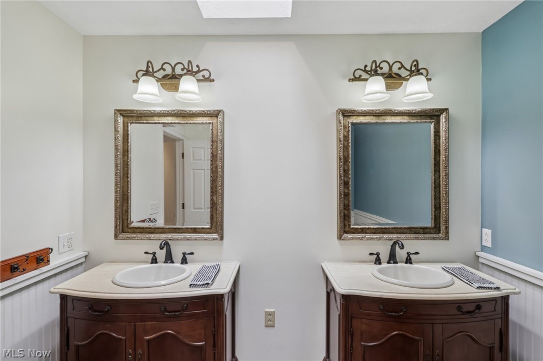 838 Lynnhaven Lane Akron OH 44313