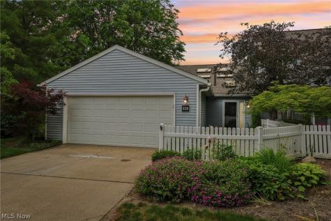 838 Lynnhaven Lane Akron OH 44313