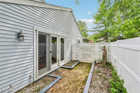 838 Lynnhaven Lane Akron OH 44313