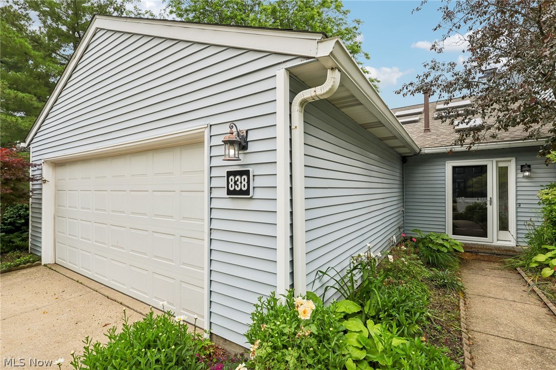 838 Lynnhaven Lane Akron OH 44313