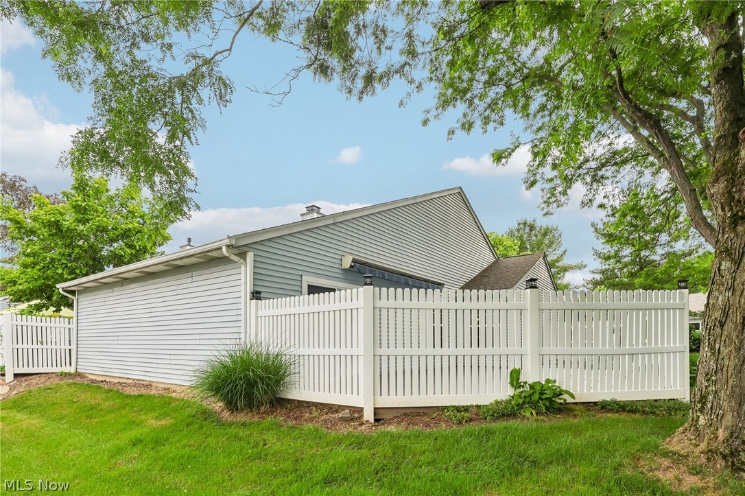 838 Lynnhaven Lane Akron OH 44313
