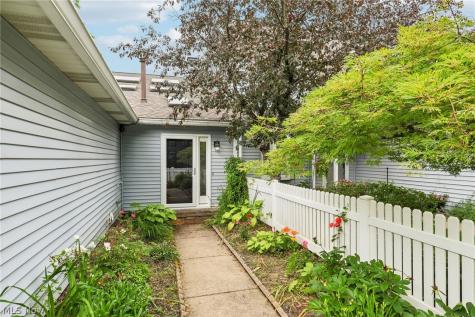 838 Lynnhaven Lane Akron OH 44313