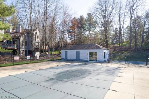 2110 Pinebrook Trail Cuyahoga Falls OH 44223
