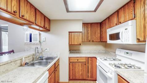 2110 Pinebrook Trail Cuyahoga Falls OH 44223