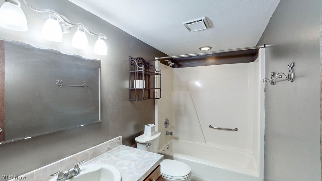 2110 Pinebrook Trail Cuyahoga Falls OH 44223