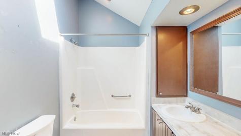 2110 Pinebrook Trail Cuyahoga Falls OH 44223