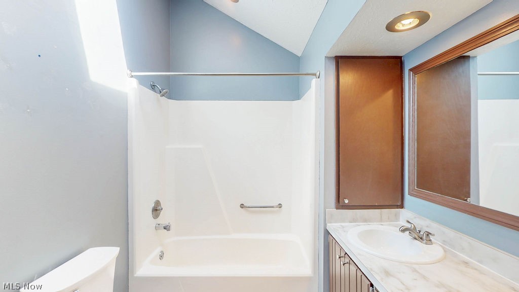2110 Pinebrook Trail Cuyahoga Falls OH 44223