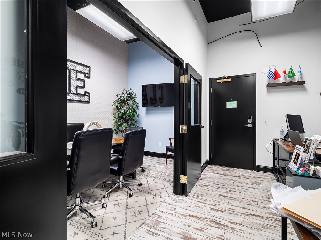 408 W Saint Clair Avenue Cleveland OH 44113