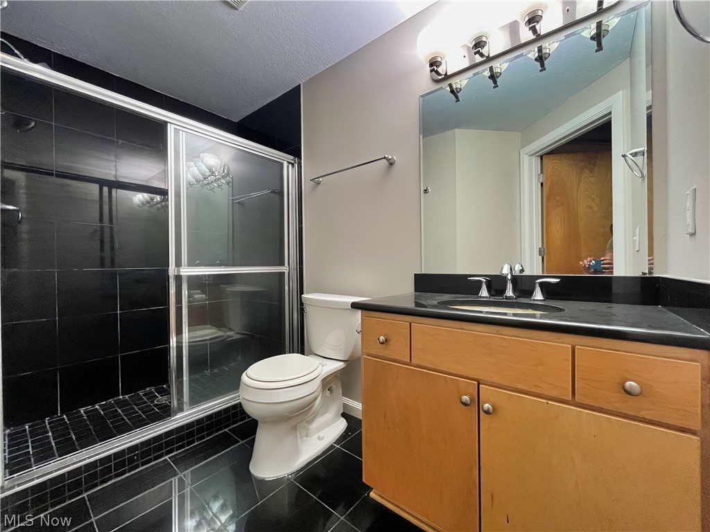 1237 Washington Avenue Cleveland OH 44113