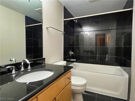 1237 Washington Avenue Cleveland OH 44113