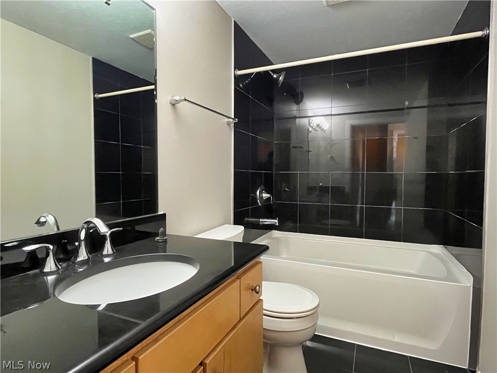 1237 Washington Avenue Cleveland OH 44113