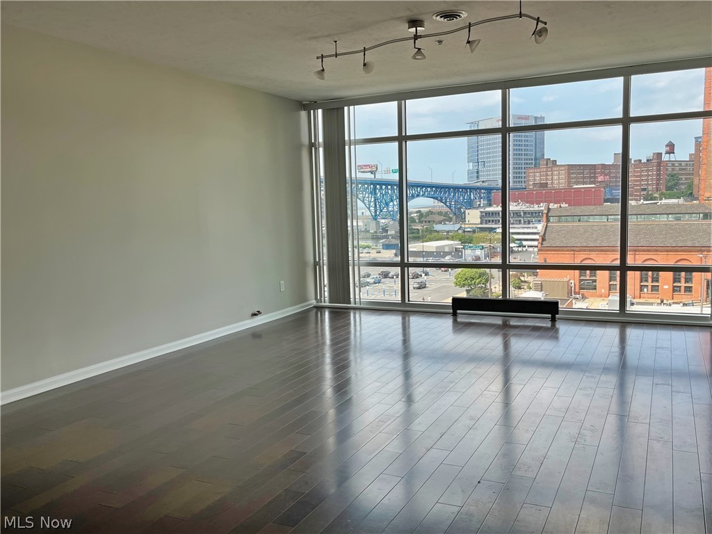 1237 Washington Avenue Cleveland OH 44113