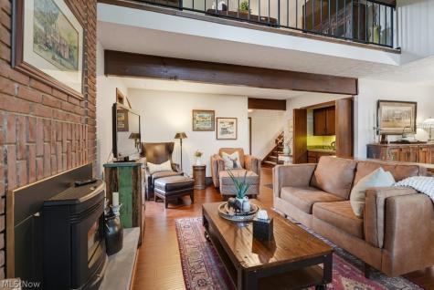 944 Trimble Place Sagamore Hills OH 44067